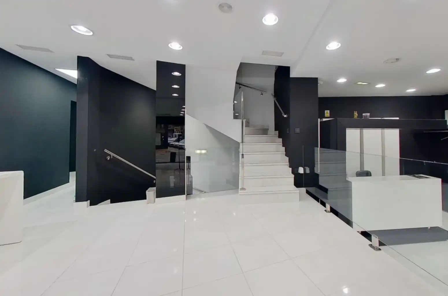 Commercial properties for rent in Torrelavega   with Air Conditioner