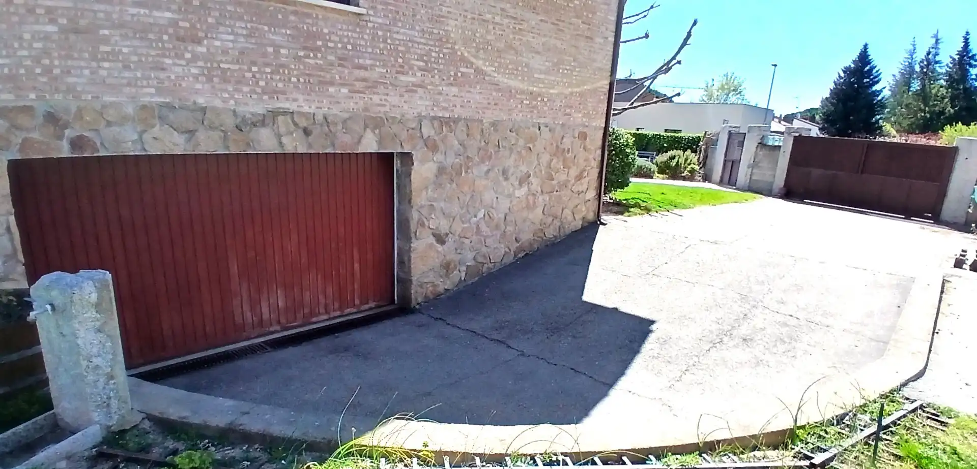 Aparcament de Casa o xalet en venda en Guadarrama amb Calefacció, Jardí privat i Terrassa