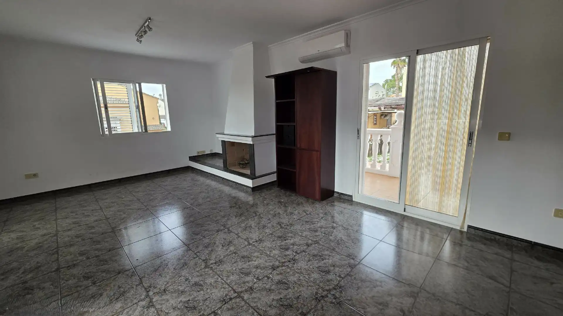 Vista exterior de Casa o chalet en venta en Chiva con Aire acondicionado, Jardín privado y Terraza