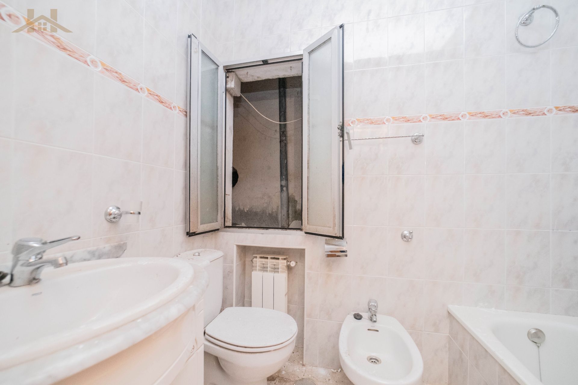 Bathroom of House or chalet for sale in Miraflores de la Sierra  with Storage room and Furnished