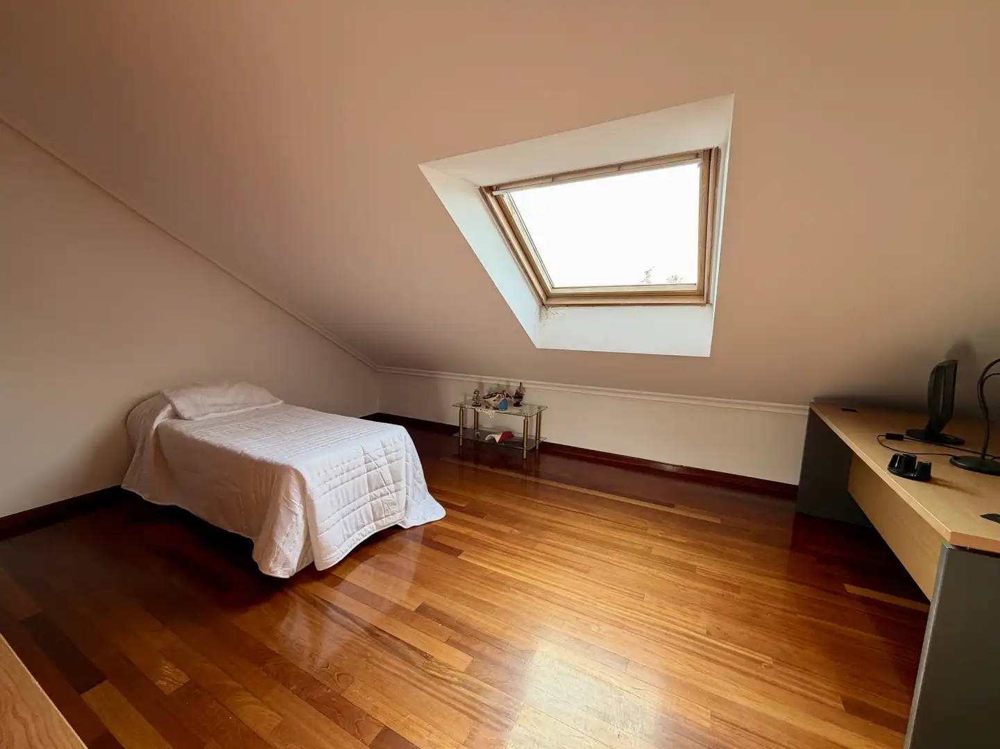 Habitación de Casa adosada en venta en Penagos con Calefacción, Jardín privado y Terraza