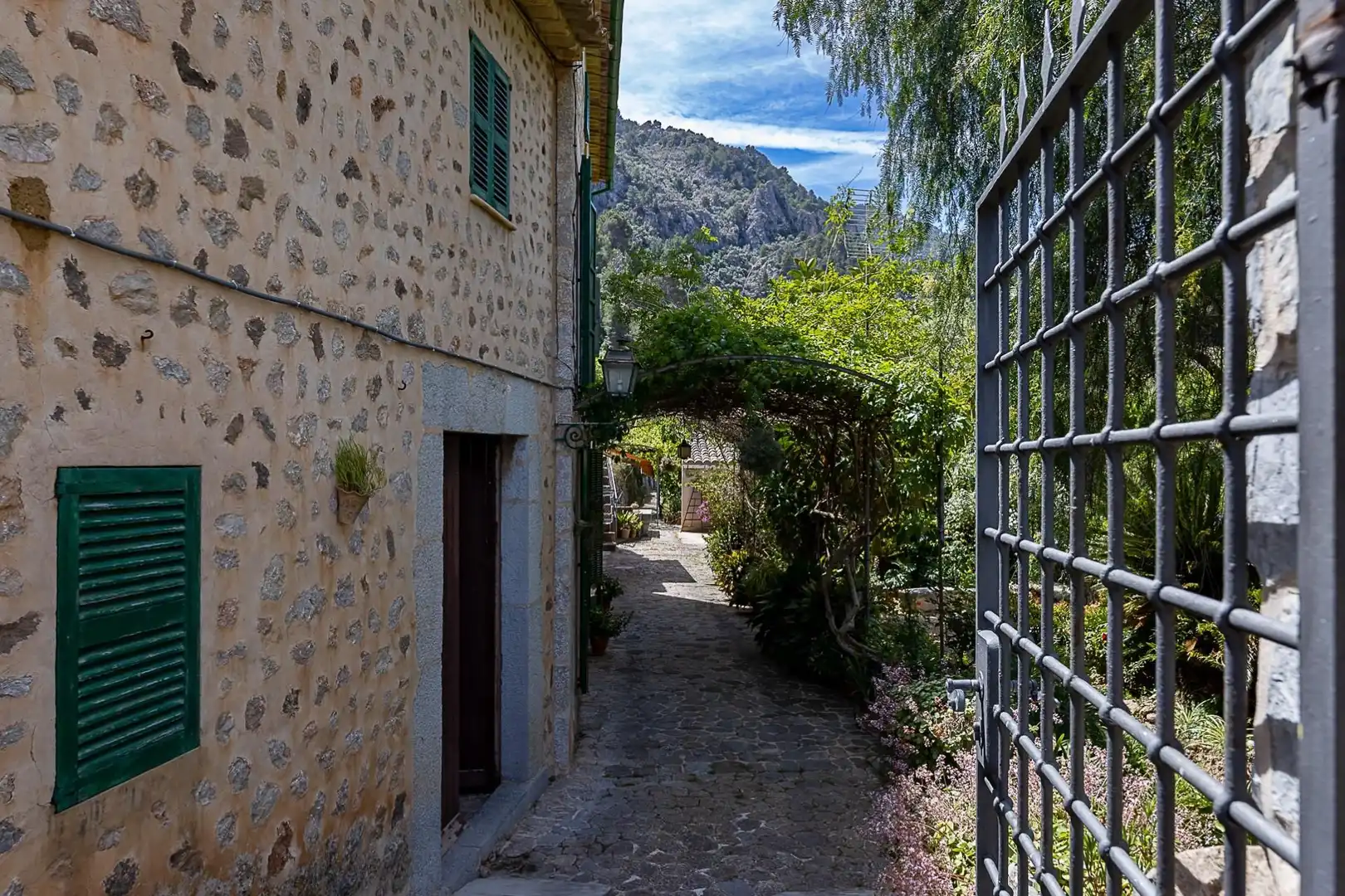 Vista exterior de Finca rústica en venda en Sóller amb Terrassa