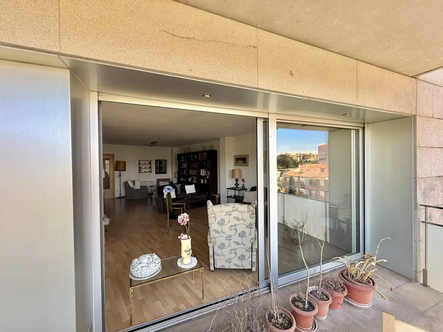 Piso en venta en Figueres con Calefacción, Terraza y Horno