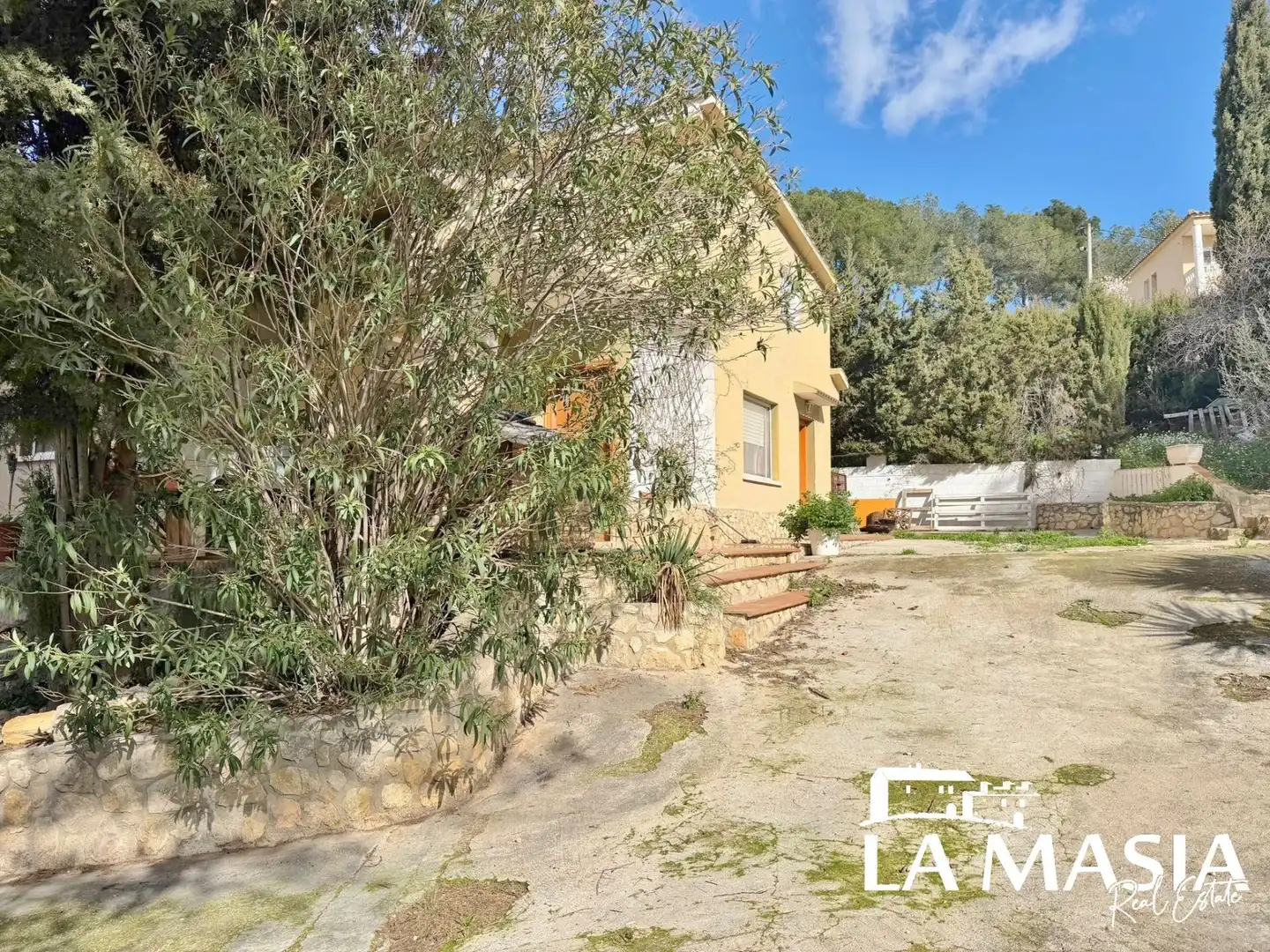 Vista exterior de Casa o xalet en venda en Olivella amb Calefacció, Jardí privat i Terrassa