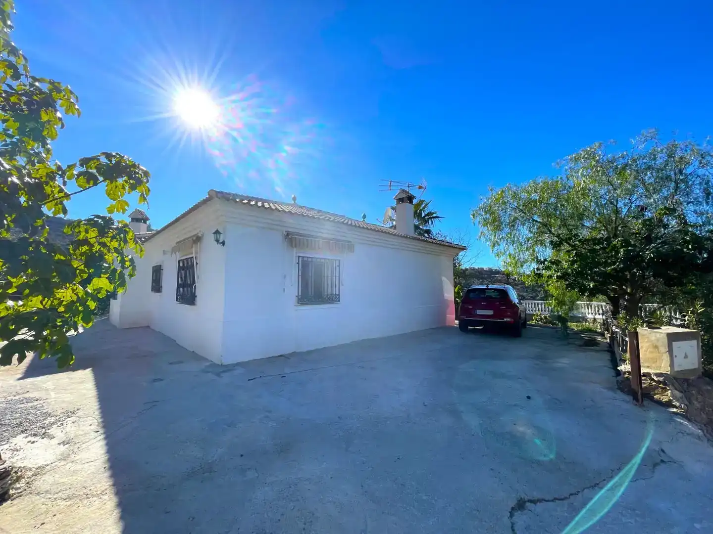 Vista exterior de Casa o xalet en venda en Cómpeta amb Aire condicionat, Jardí privat i Balcó