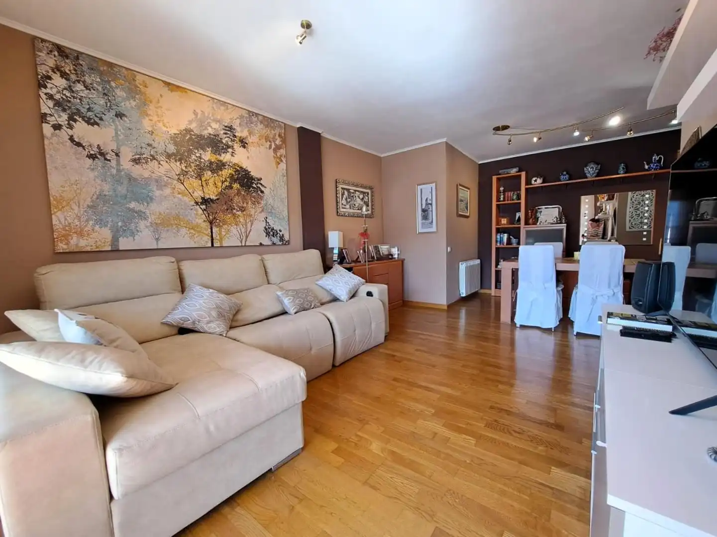 Sala de estar de Dúplex en venta en Olesa de Montserrat con Aire acondicionado, Calefacción y Jardín privado