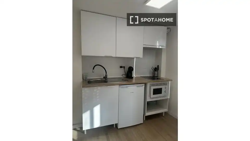 Kitchen of Flat for rent in Oliva  with Air Conditioner, Heating and Furnished