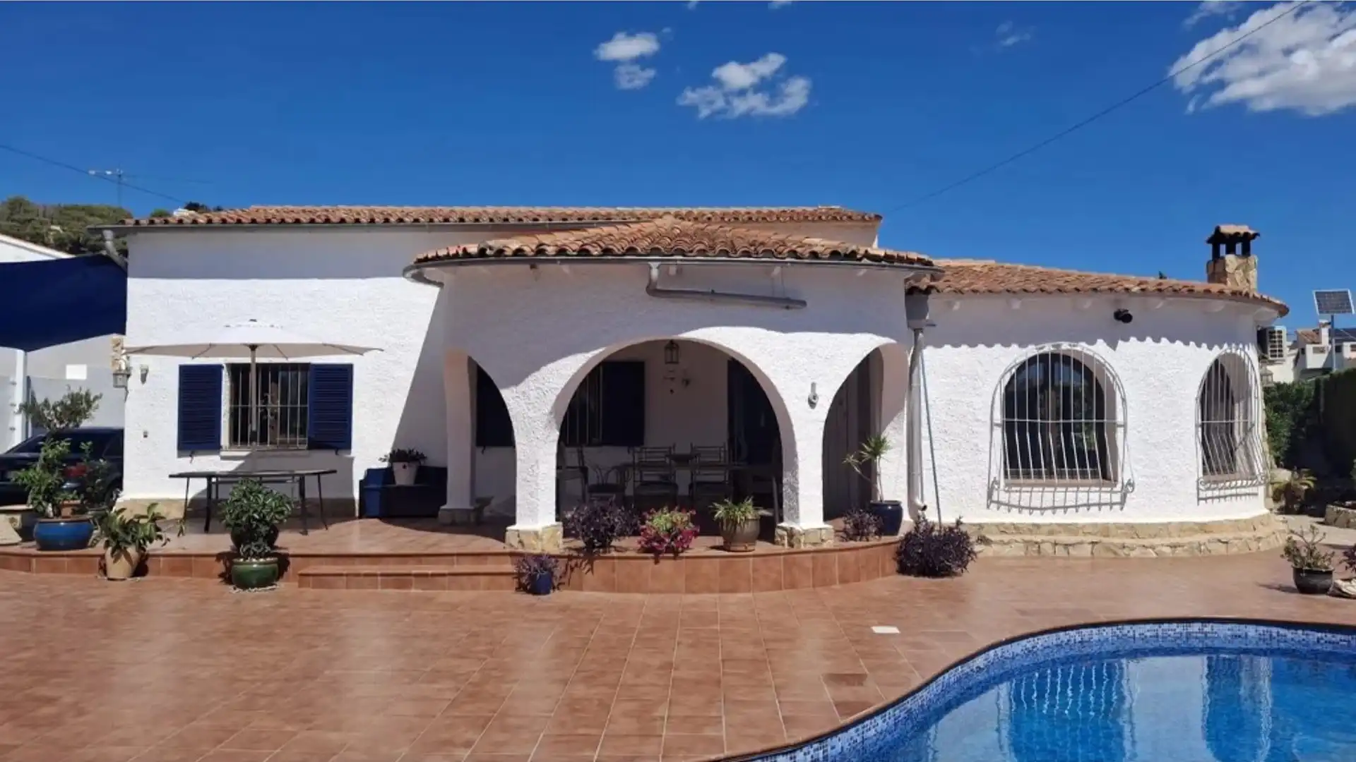Vista exterior de Casa o xalet en venda en Benissa amb Aire condicionat, Jardí privat i Terrassa