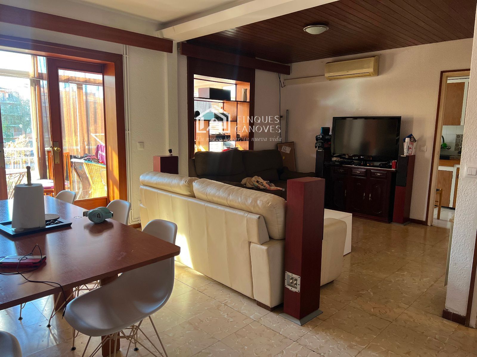 Living room of Flat for sale in Girona Capital  with Heating, Terrace and Furnished