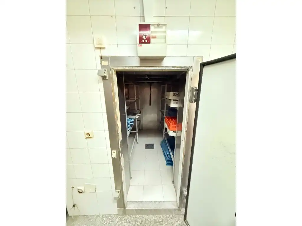 Geschaftsraum zum Verkauf in Calle Demostenes, 15, El Cónsul - Ciudad Universitaria - El Romeral