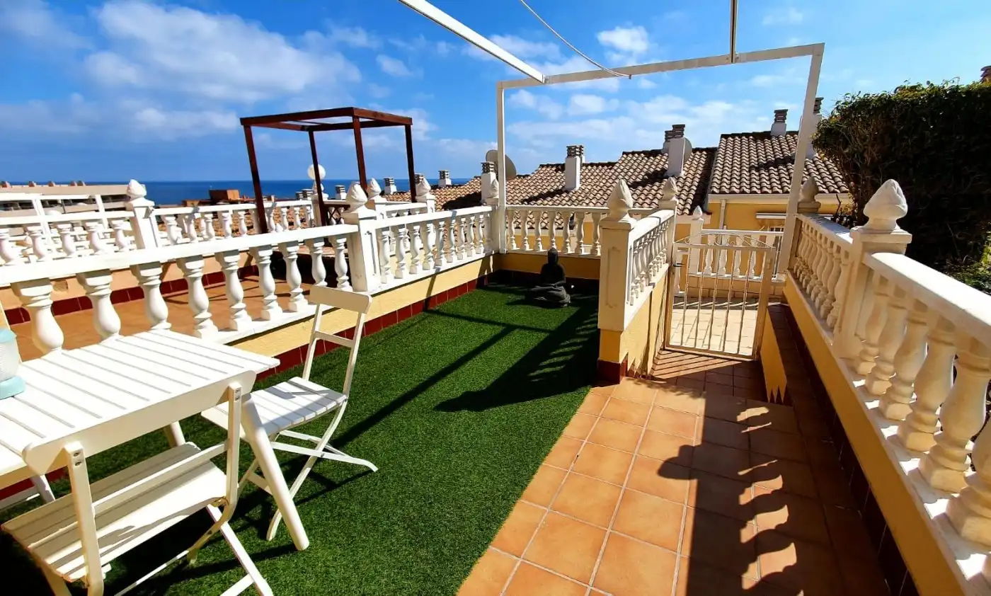 Terrasse von Einfamilien-Reihenhaus zur Miete in Elche / Elx mit Privatgarten, Terrasse und Möbliert