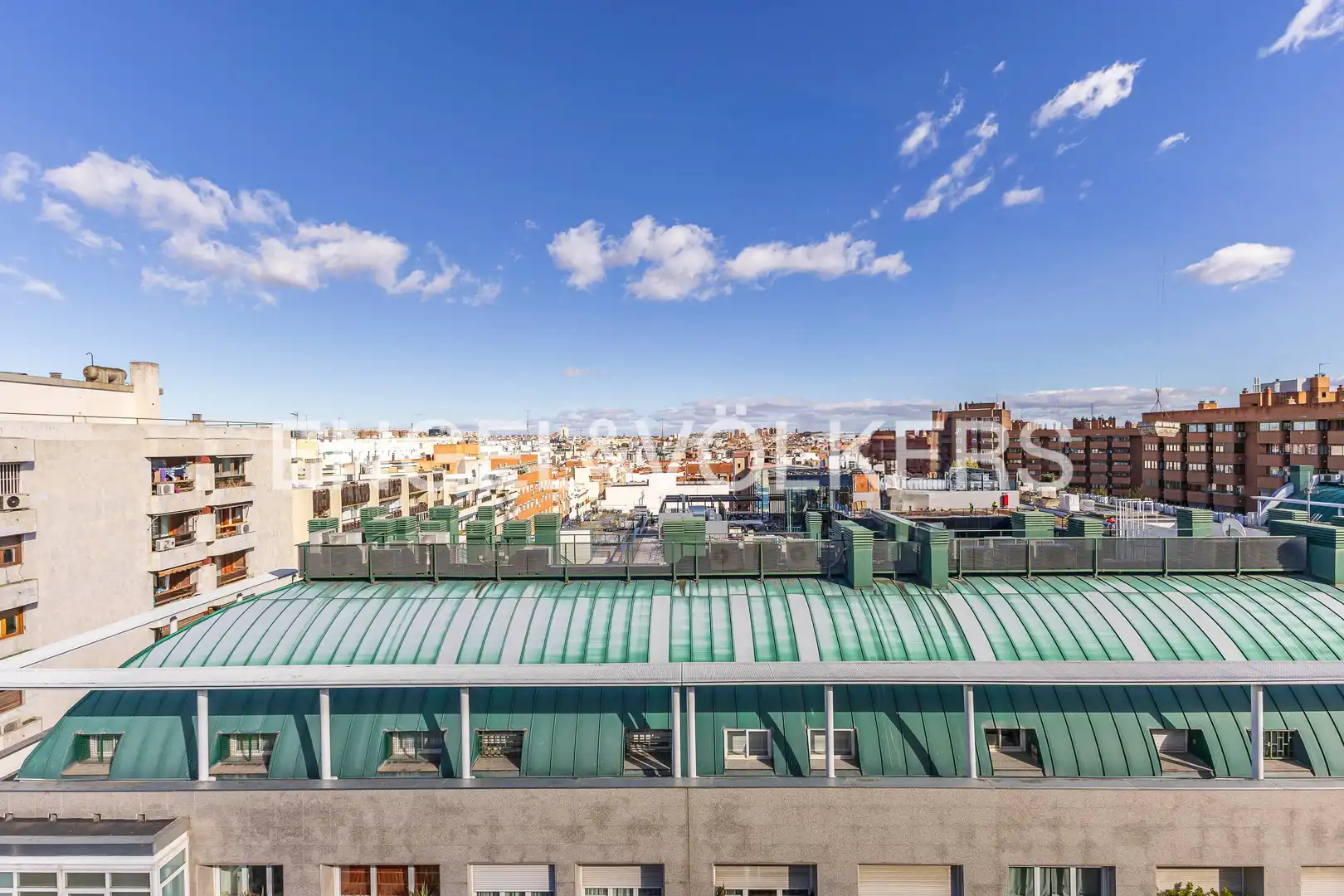 Außenansicht von Dachboden zur Miete in Madrid mit Klimaanlage, Heizung und Terrasse