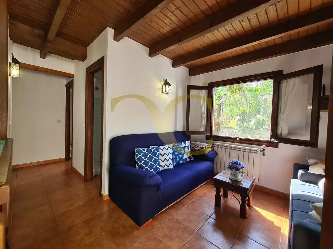 Sala d'estar de Casa o xalet en venda en Peñamellera Alta amb Calefacció, Jardí privat i Terrassa