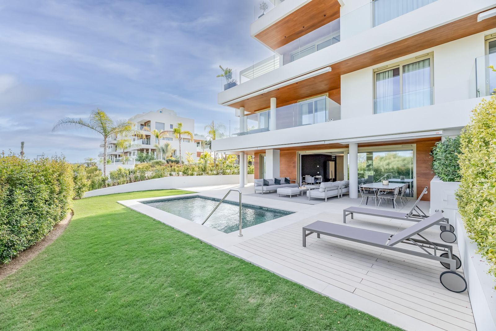 Exterior view of Duplex to rent in Marbella  with Air Conditioner, Heating and Private garden