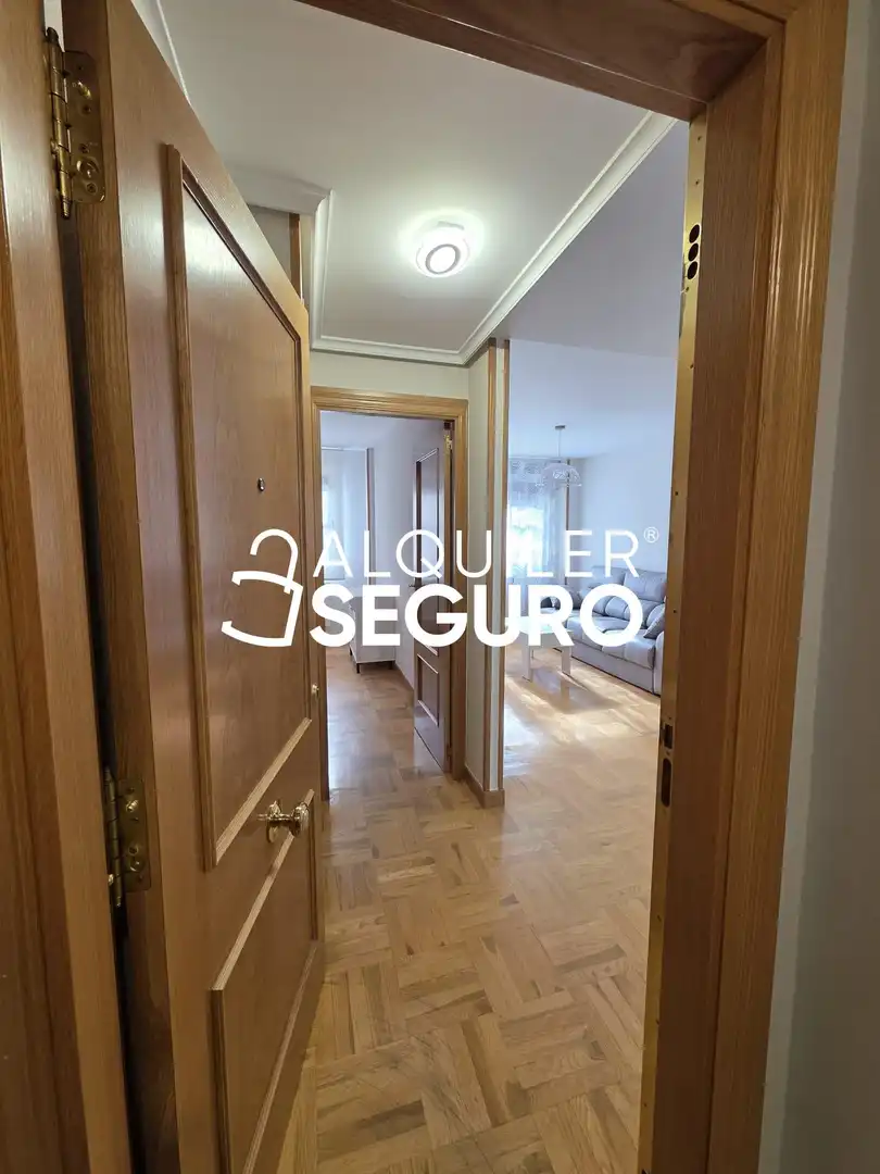 Piso de alquiler en Burgos con Calefacción, Terraza y Trastero