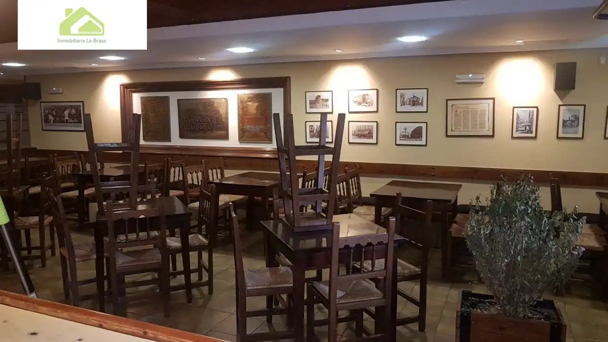 Local comercial en venda a Casco Antiguo, imagen 23