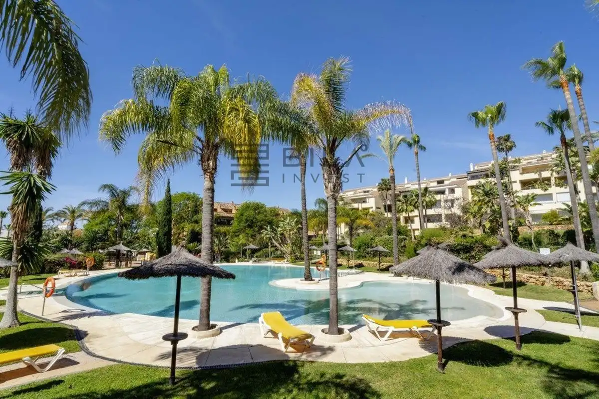 Wohnung mit Pool zum Verkauf in Bahía de Marbella