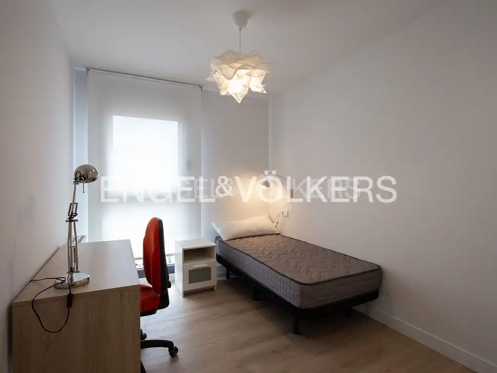 Schlafzimmer von Wohnung zur Miete in Valencia mit Klimaanlage, Heizung und Parkett
