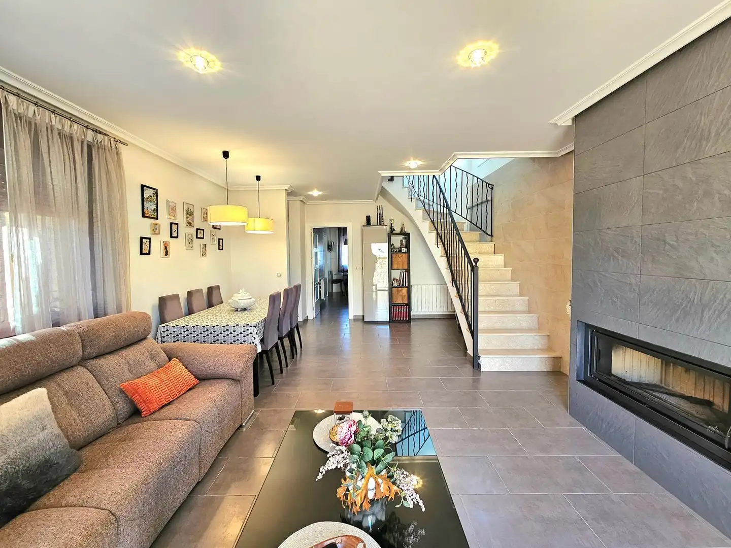 Sala de estar de Casa o chalet en venta en Torrevieja con Jardín privado, Terraza y Piscina