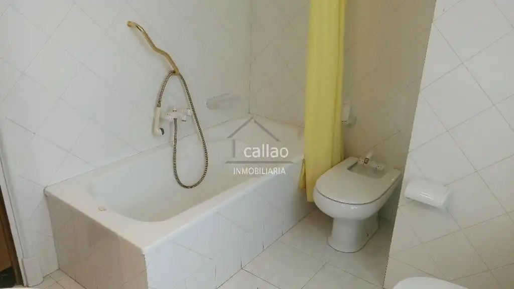 Bathroom of Flat for rent in Ferrol  with Heating, Furnished and Balcony