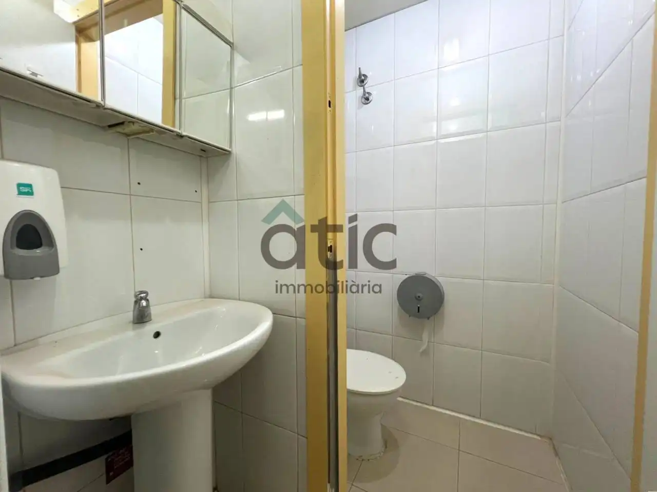 Business premises for sale in Barcelona, imagen 26