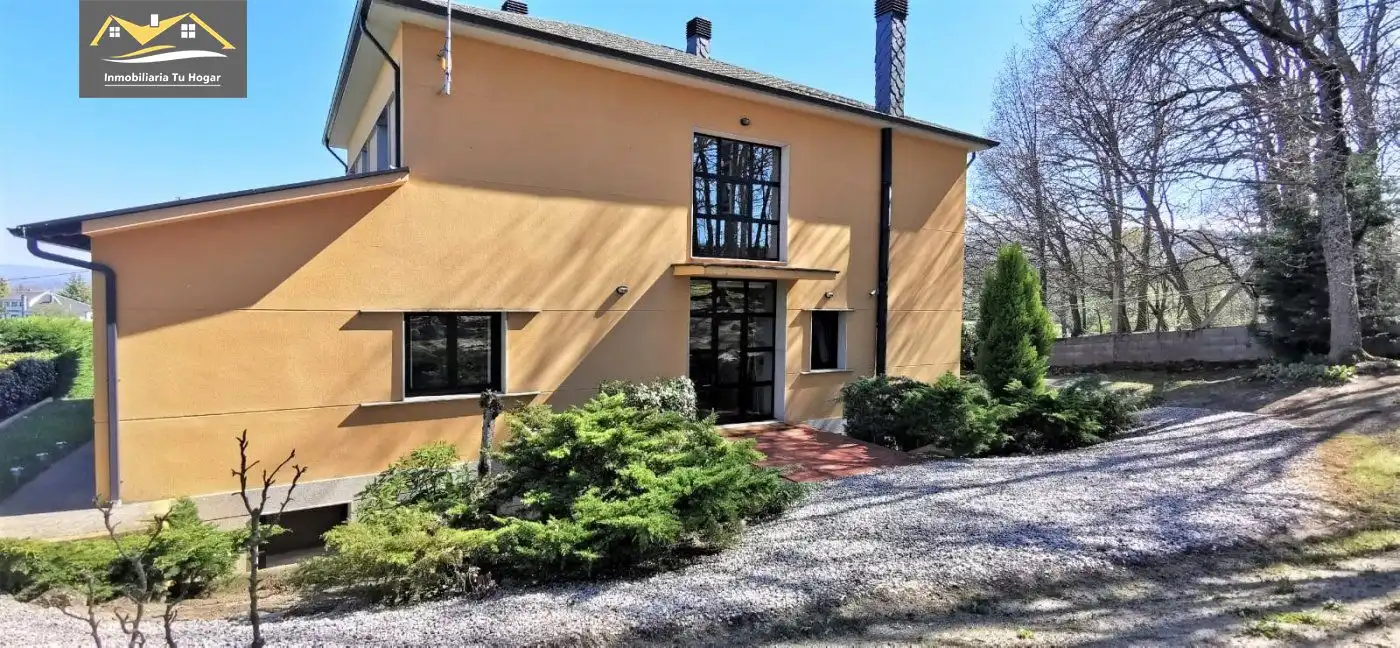 Vista exterior de Casa o chalet en venta en A Pobra de Trives  con Calefacción, Terraza y Trastero