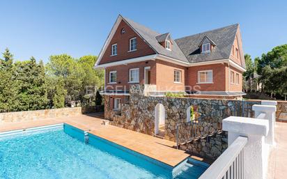 Exterior view of House or chalet for sale in Valdemorillo  with Air Conditioner, Heating and Private garden