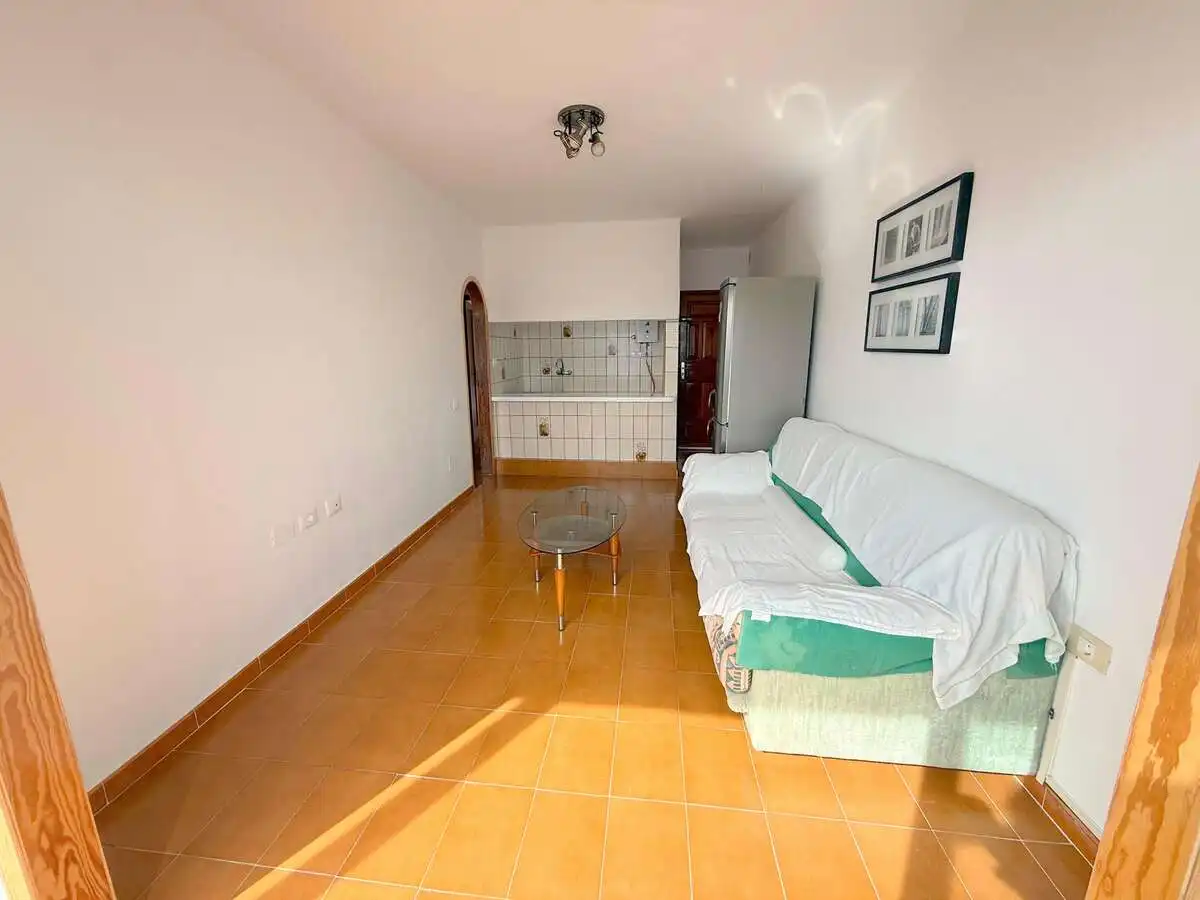 Sala d'estar de Pis en venda en Arrecife amb Terrassa i Moblat