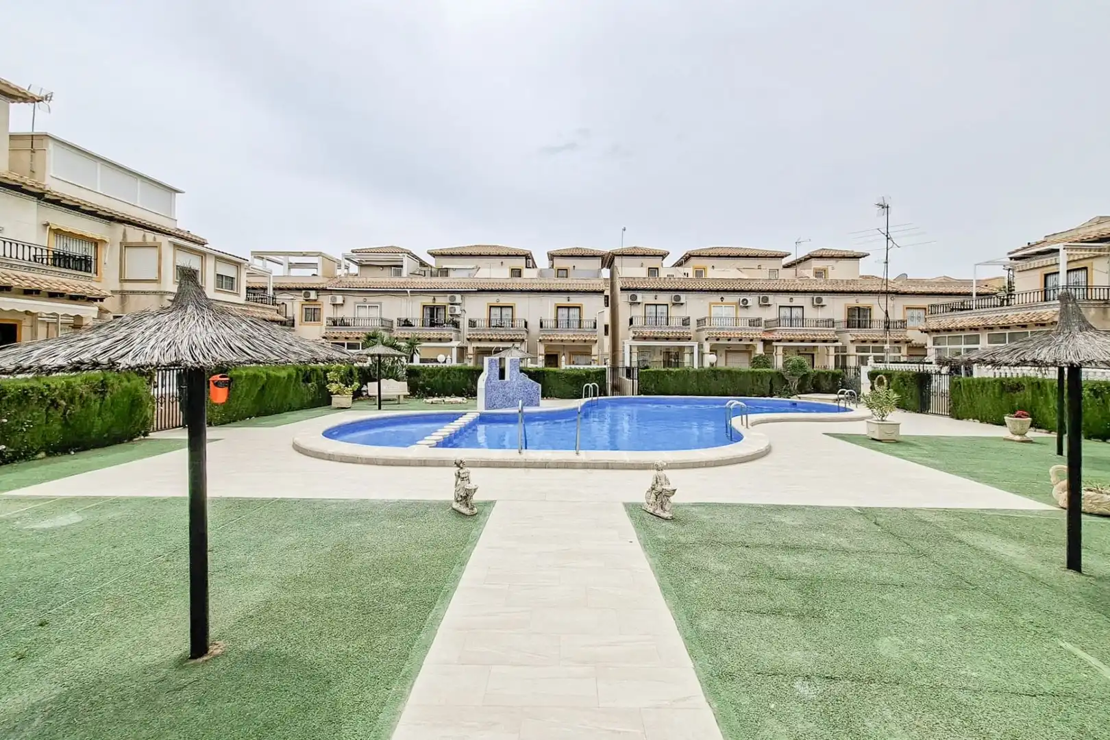 Bungalow amb piscina en venda a Orihuela Costa, imagen 2