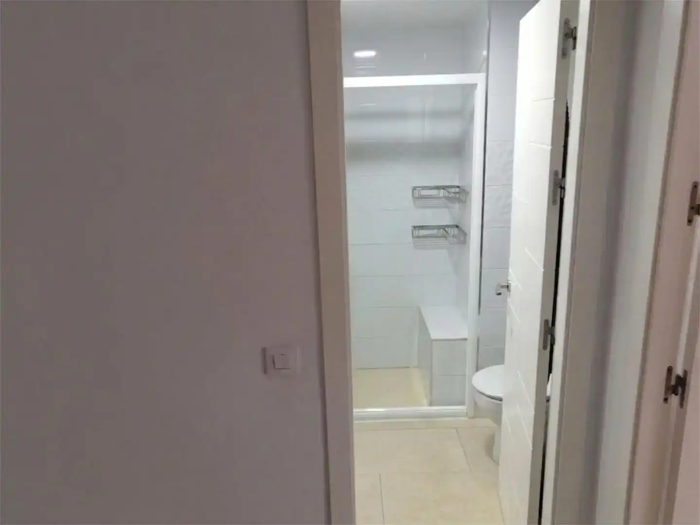 Bany de Pis en venda en  Sevilla Capital amb Aire condicionat, Terrassa i Balcó