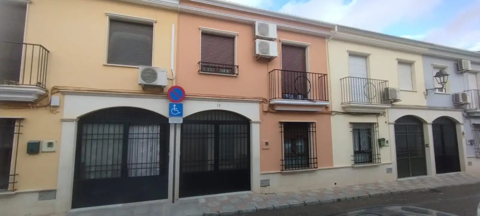 Exterior view of Single-family semi-detached for sale in Priego de Córdoba  with Air Conditioner, Heating and Terrace