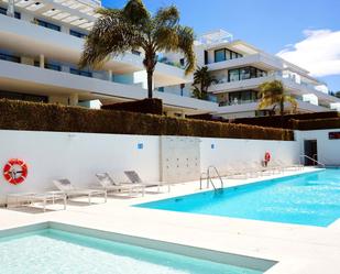 Piscina de Pis de lloguer en Estepona amb Aire condicionat, Calefacció i Terrassa