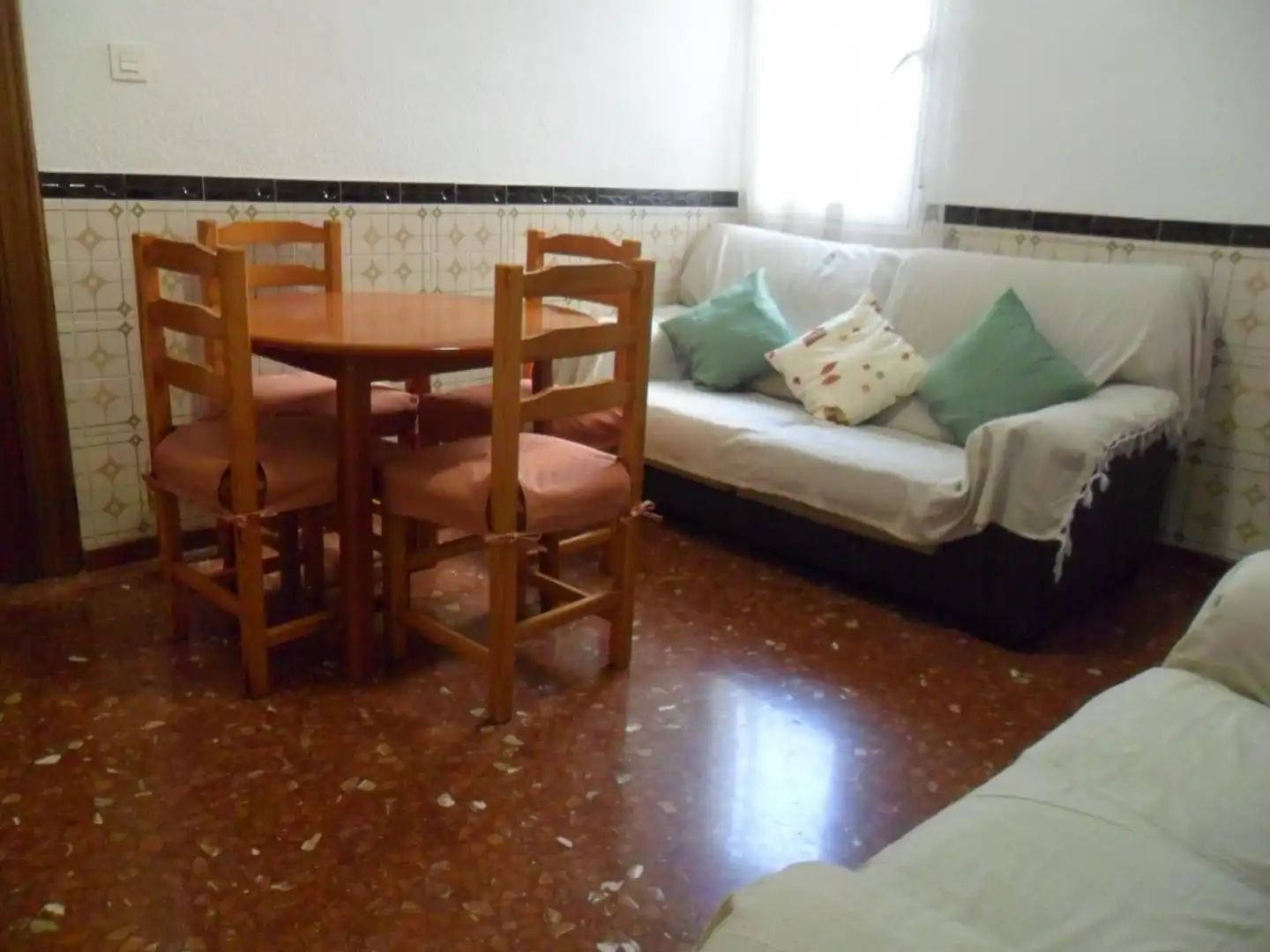 Wohnzimmer von Dachboden zur Miete in Maracena mit Terrasse, Abstellraum und Möbliert