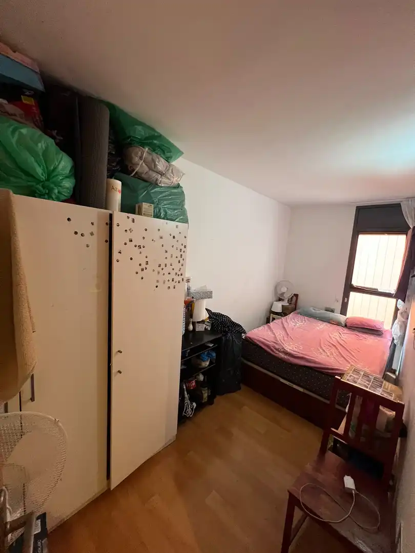 Habitación de Dúplex en venta en L'Hospitalet de Llobregat con Terraza