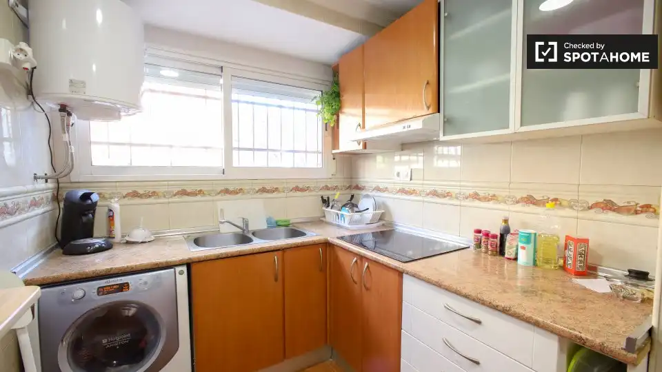 Cocina de Piso de alquiler en Valencia con Aire acondicionado, Calefacción y Amueblado