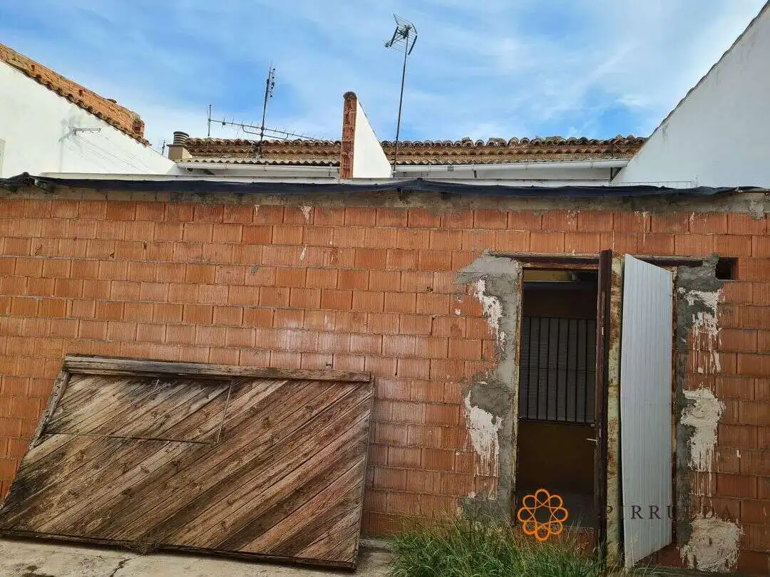 Vista exterior de Nave industrial en venta en La Zaida