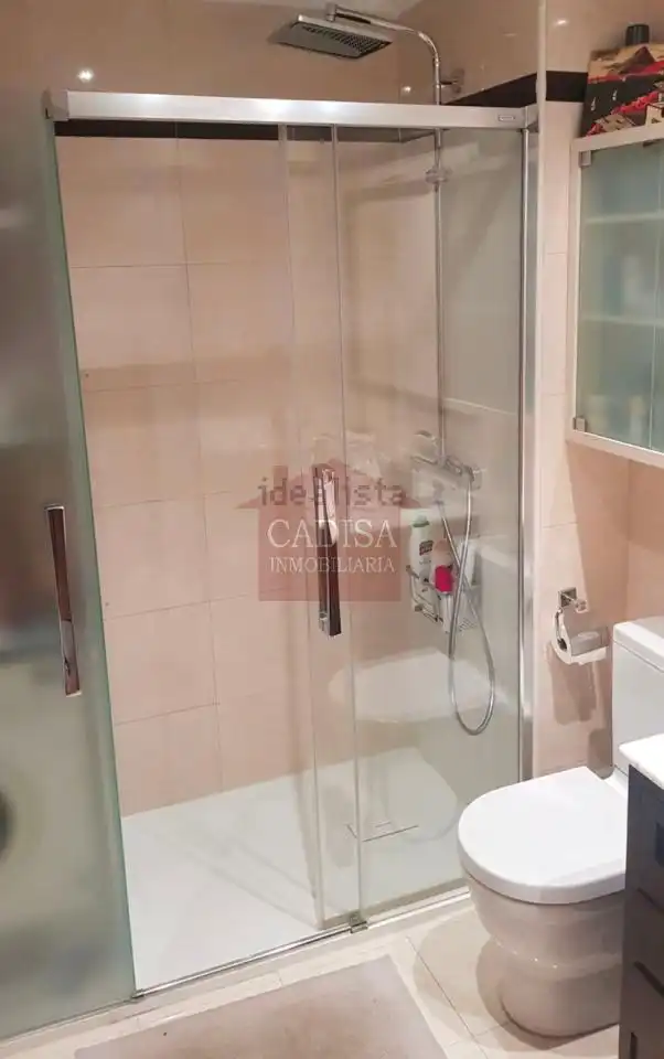 Baño de Piso de alquiler en Salamanca con Aire acondicionado, Calefacción y Piscina