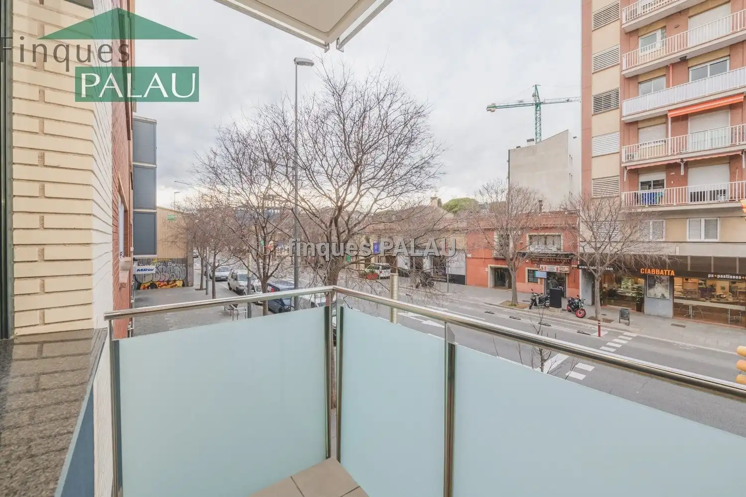 Außenansicht von Wohnung zur Miete in Sant Just Desvern mit Klimaanlage, Heizung und Terrasse