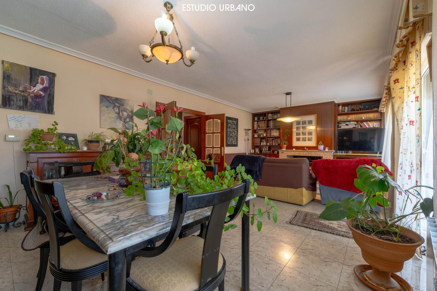 Sala de estar de Casa o chalet en venta en Santa Marta de Tormes con Calefacción, Parquet y Balcón