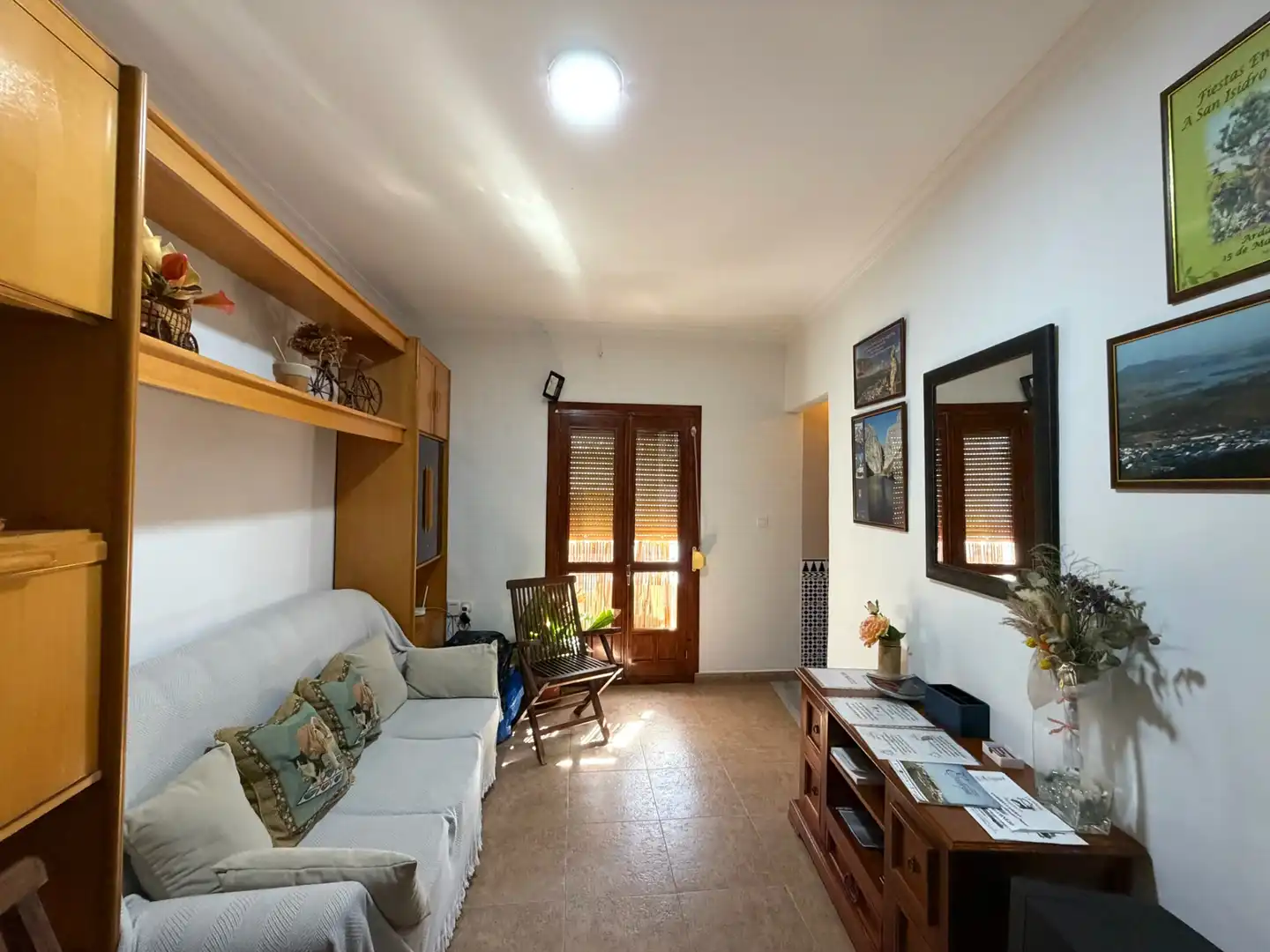 Sala de estar de Casa adosada en venta en Ardales con Aire acondicionado, Terraza y Amueblado