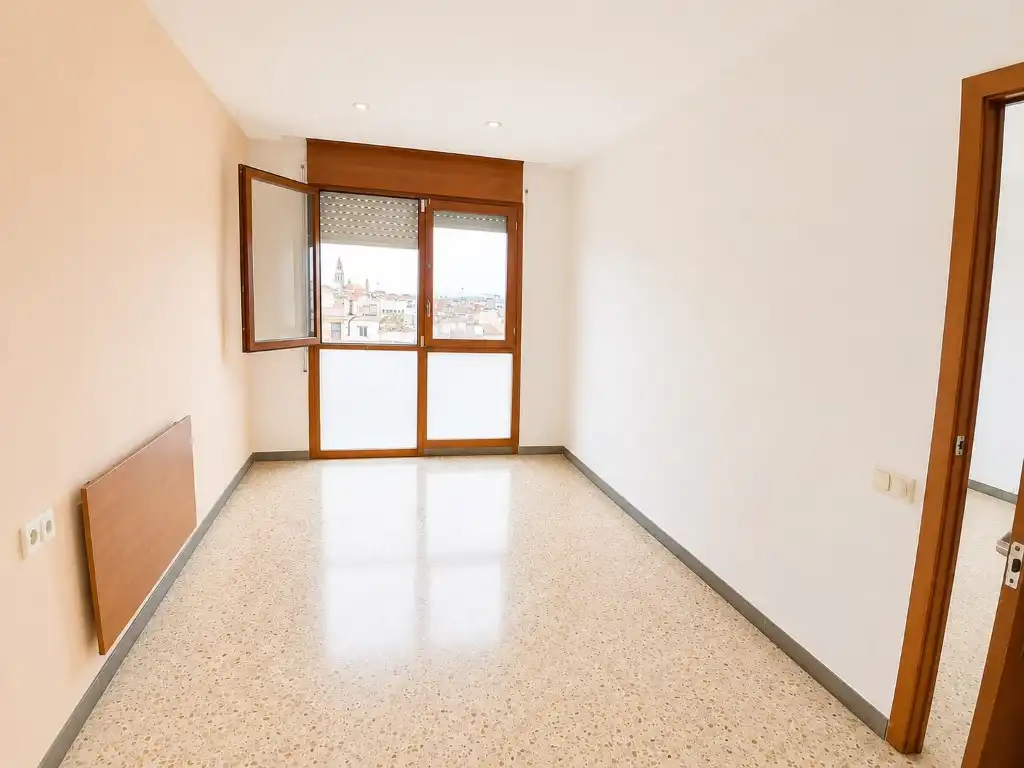 Habitación de Piso en venta en Vilafranca del Penedès con Horno y Balcón