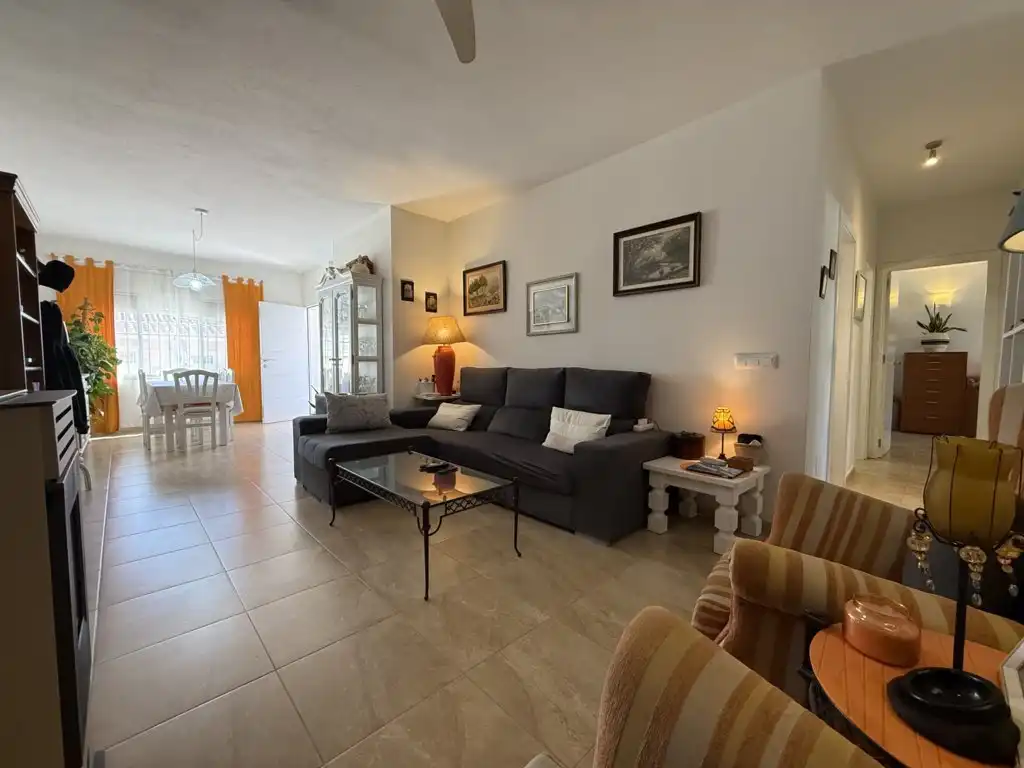 Sala d'estar de Casa o xalet en venda en Orihuela amb Aire condicionat, Moblat i Rentadora