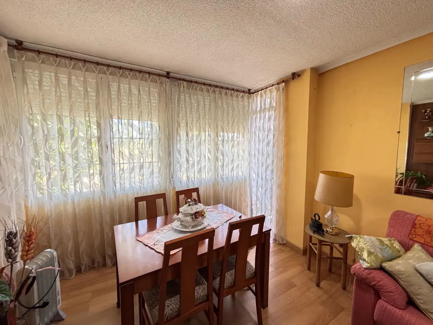 Comedor de Piso en venta en Madrid con Calefacción, Terraza y Amueblado