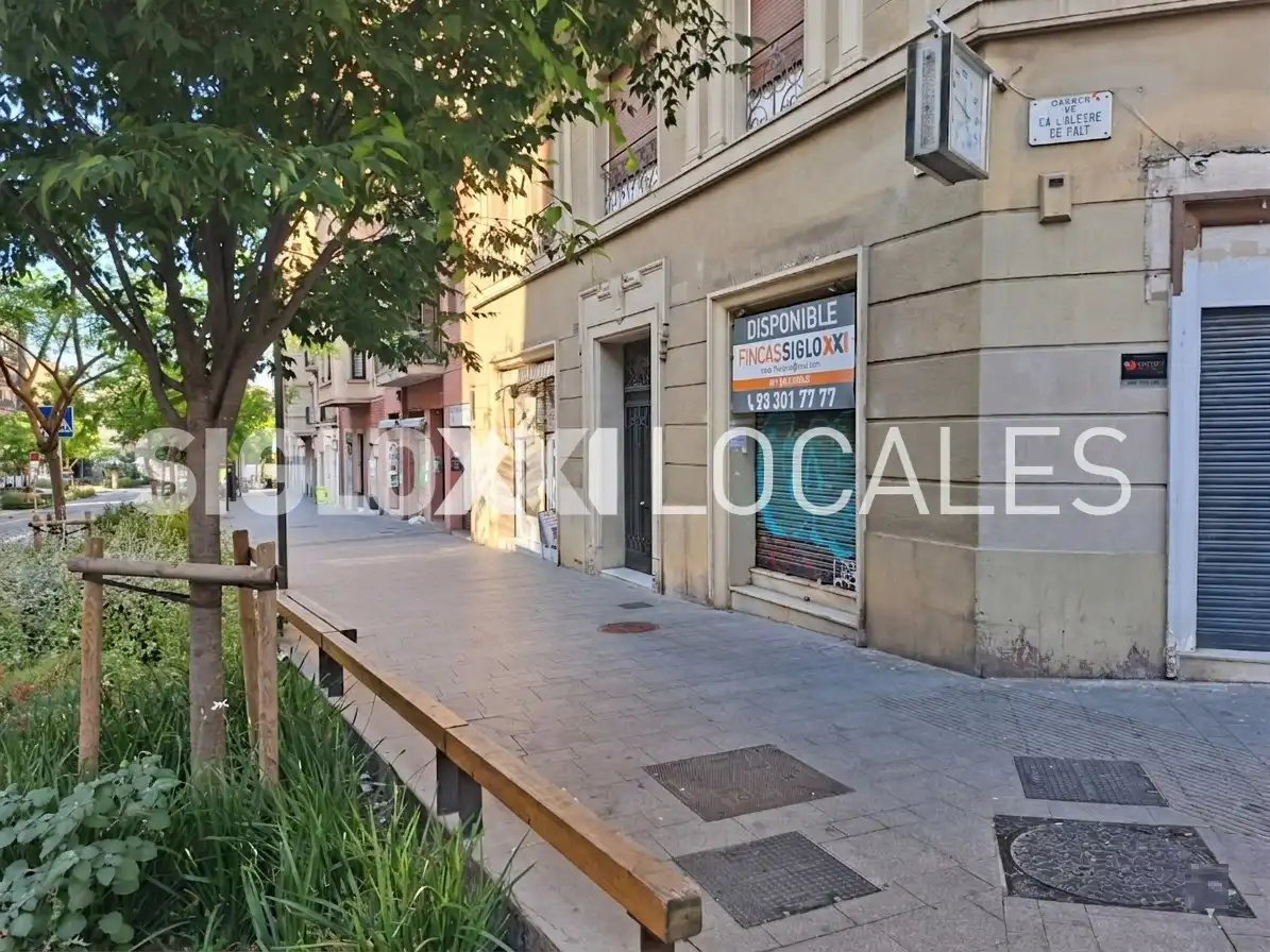 Vista exterior de Local de alquiler en Barcelona