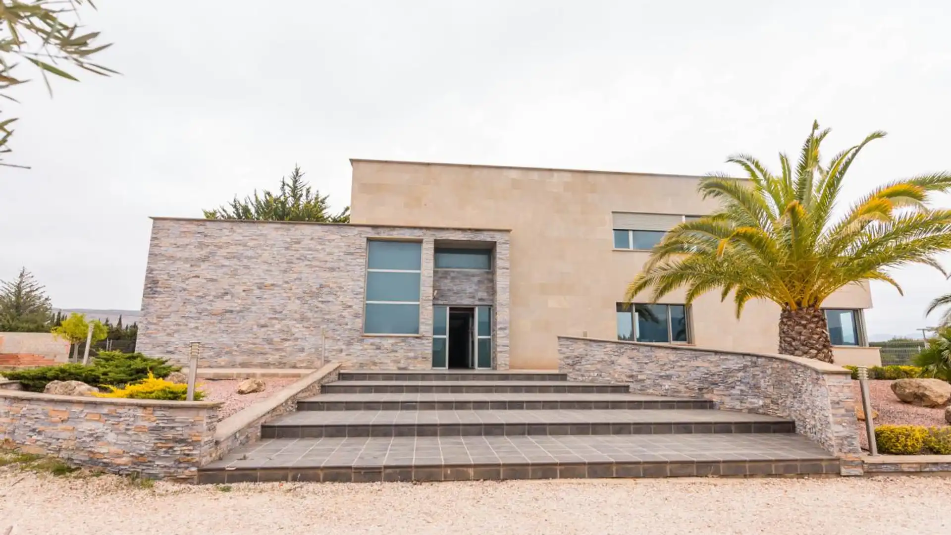 Vista exterior de Casa o chalet en venta en Yecla con Aire acondicionado, Calefacción y Jardín privado