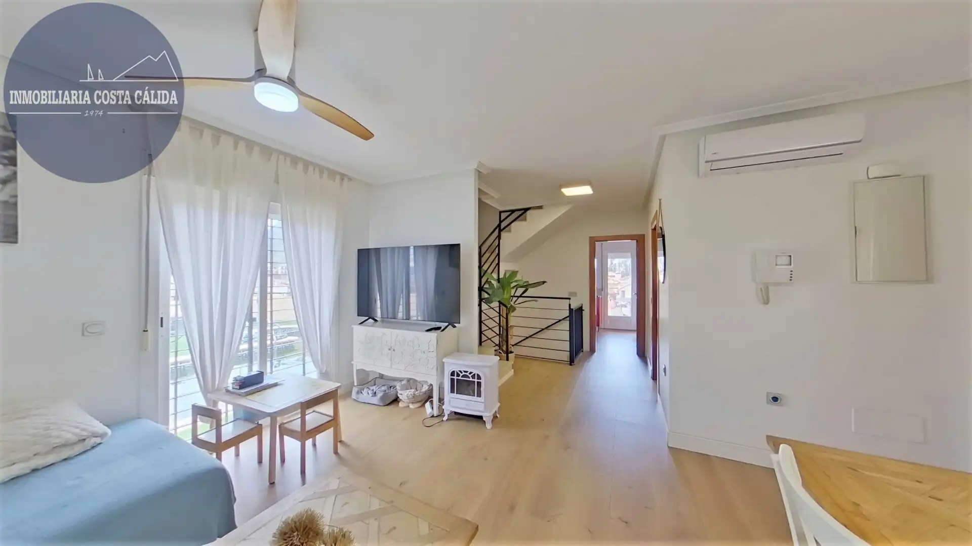 Wohnzimmer von Einfamilien-Reihenhaus zum Verkauf in Águilas mit Klimaanlage, Heizung und Privatgarten