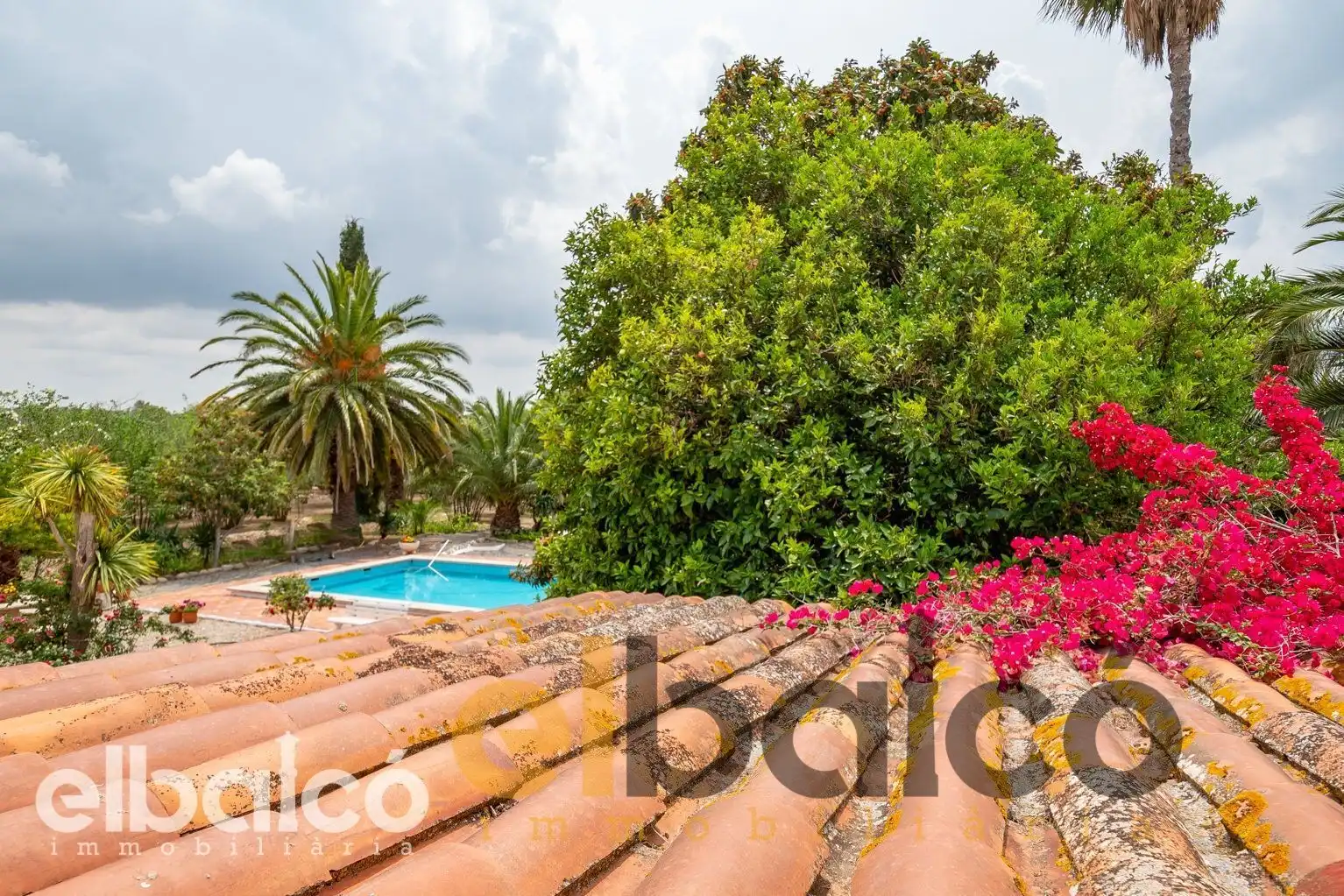 Swimming pool of Country homes for sale in Valls  with Terrace, Swimming Pool and Furnished