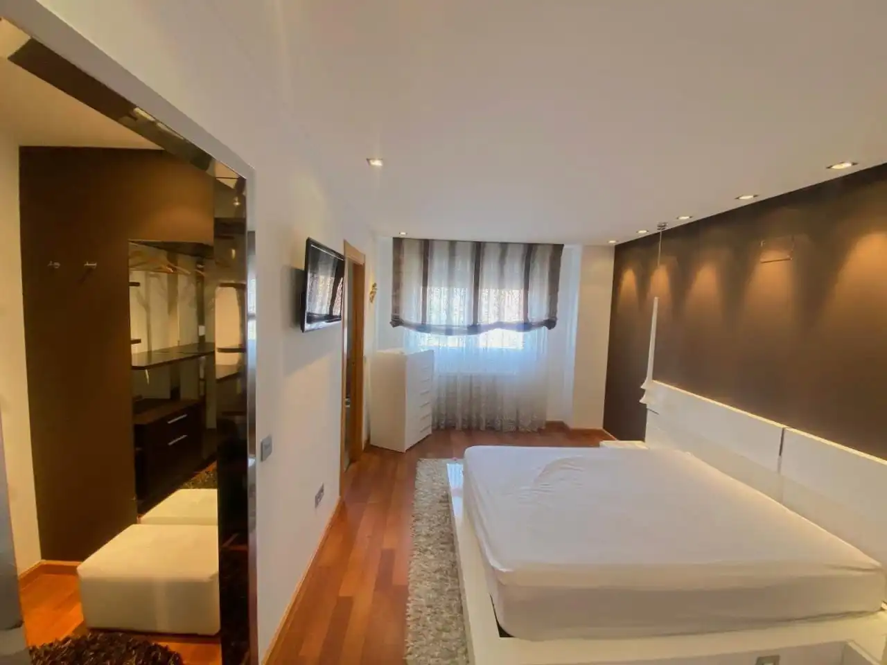 Habitación de Piso en venta en León Capital  con Calefacción, Terraza y Trastero