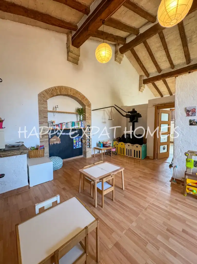 Sala d'estar de Finca rústica en venda en Sant Pere de Ribes amb Calefacció, Jardí privat i Terrassa