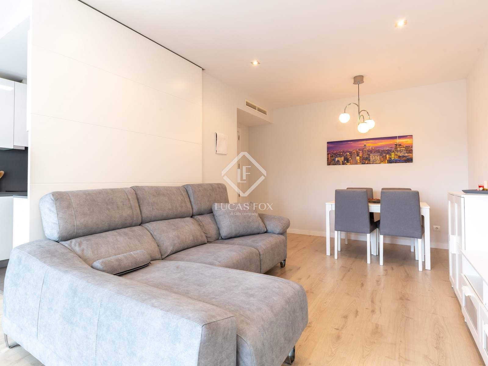 Sala d'estar de Pis en venda en Sant Feliu de Llobregat amb Aire condicionat, Calefacció i Jardí privat